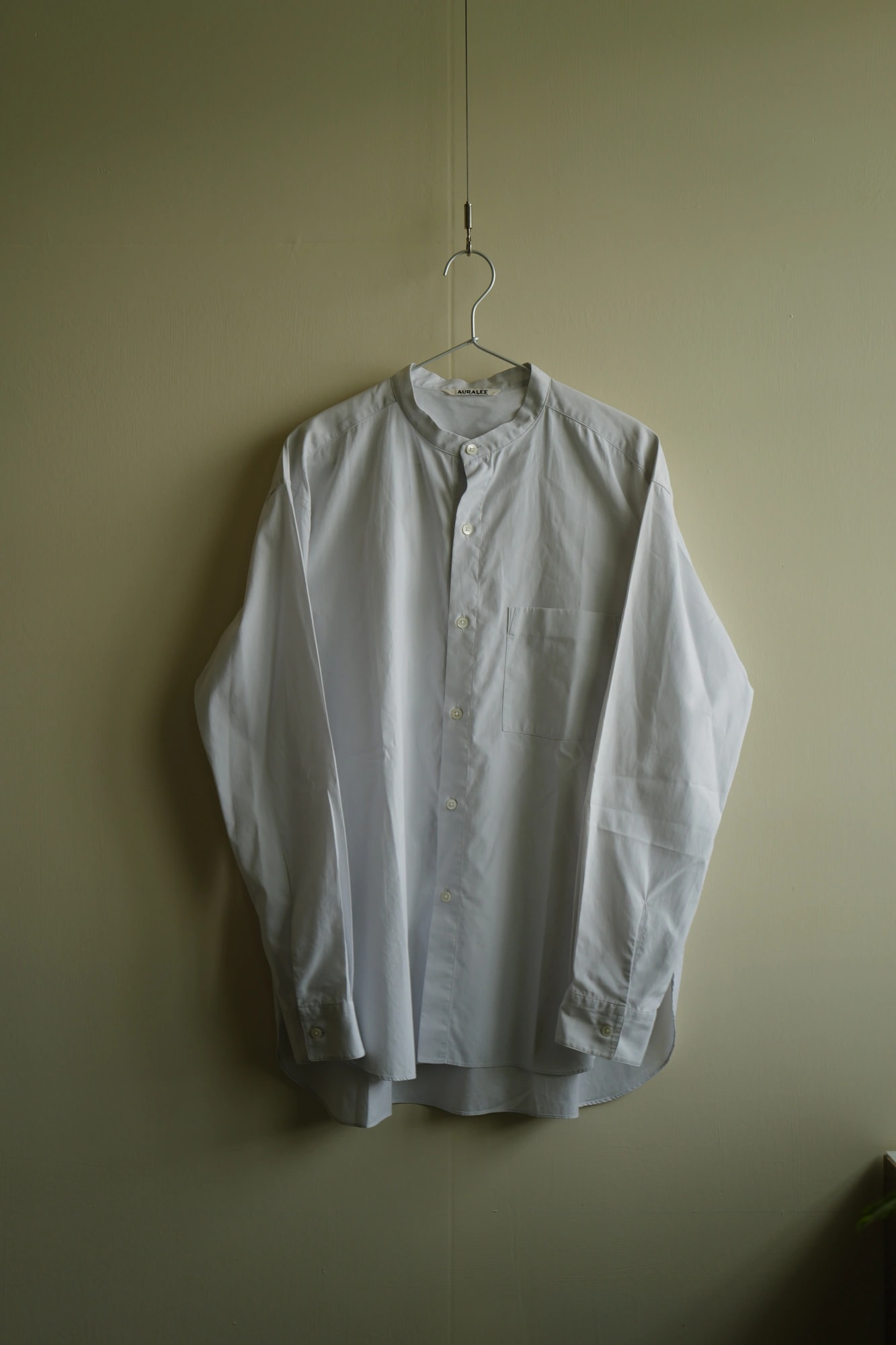 AURALEE Washed Finx Twill Band Collar Shirt UA 別注 — 1