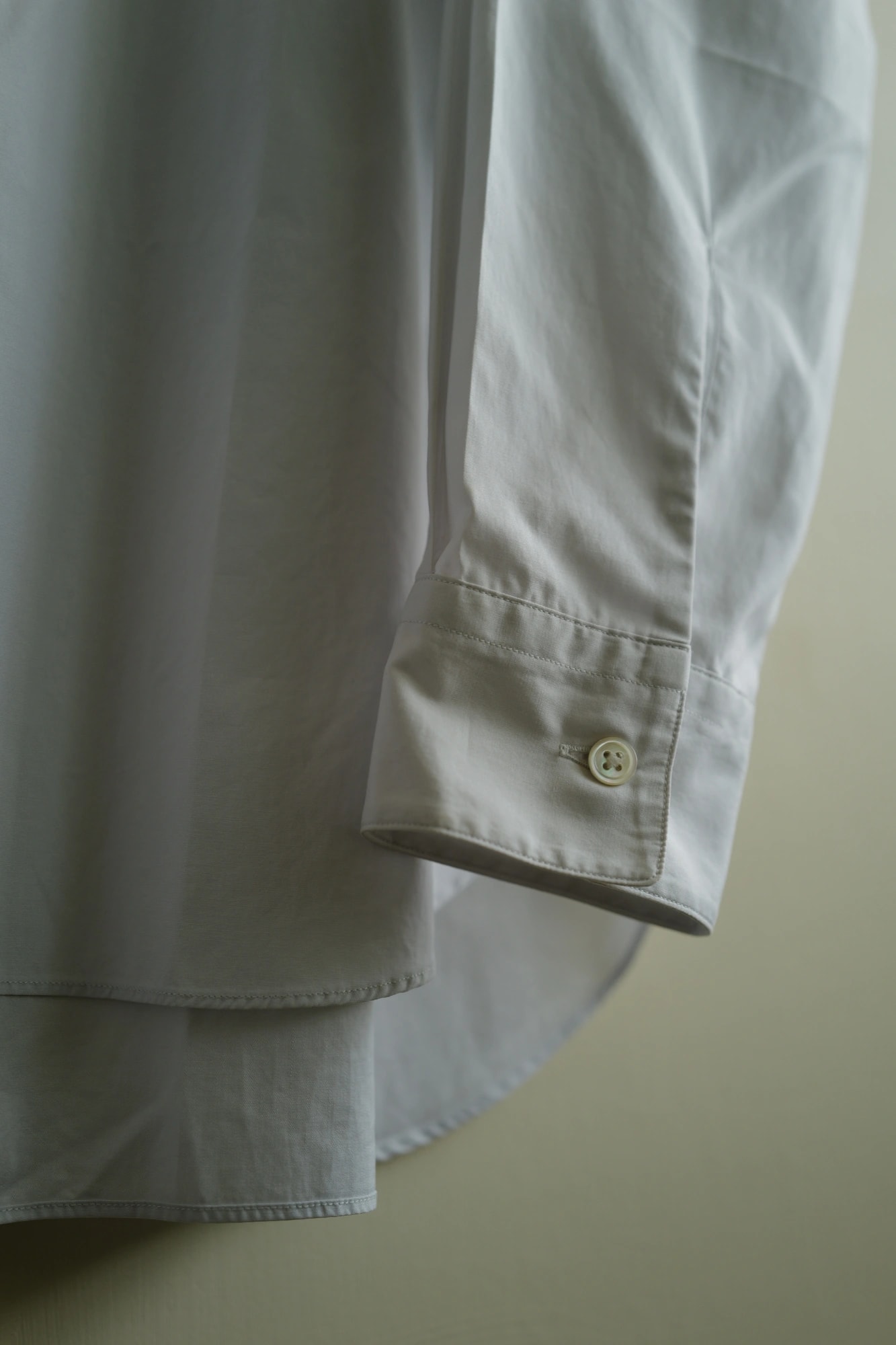 AURALEE Washed Finx Twill Band Collar Shirt UA 別注 — 3
