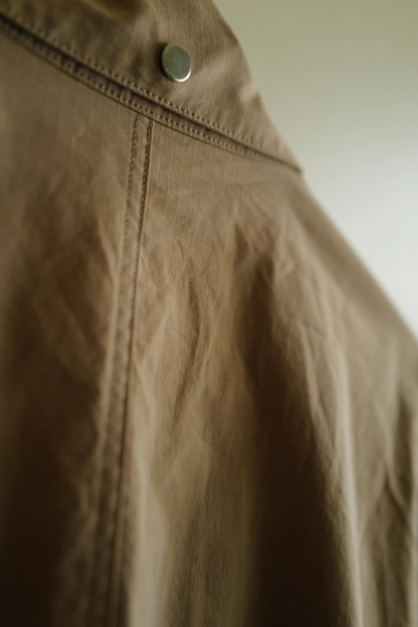 AURALEE Washed Finx Rips Top Chambray Big Field Blouson — 4