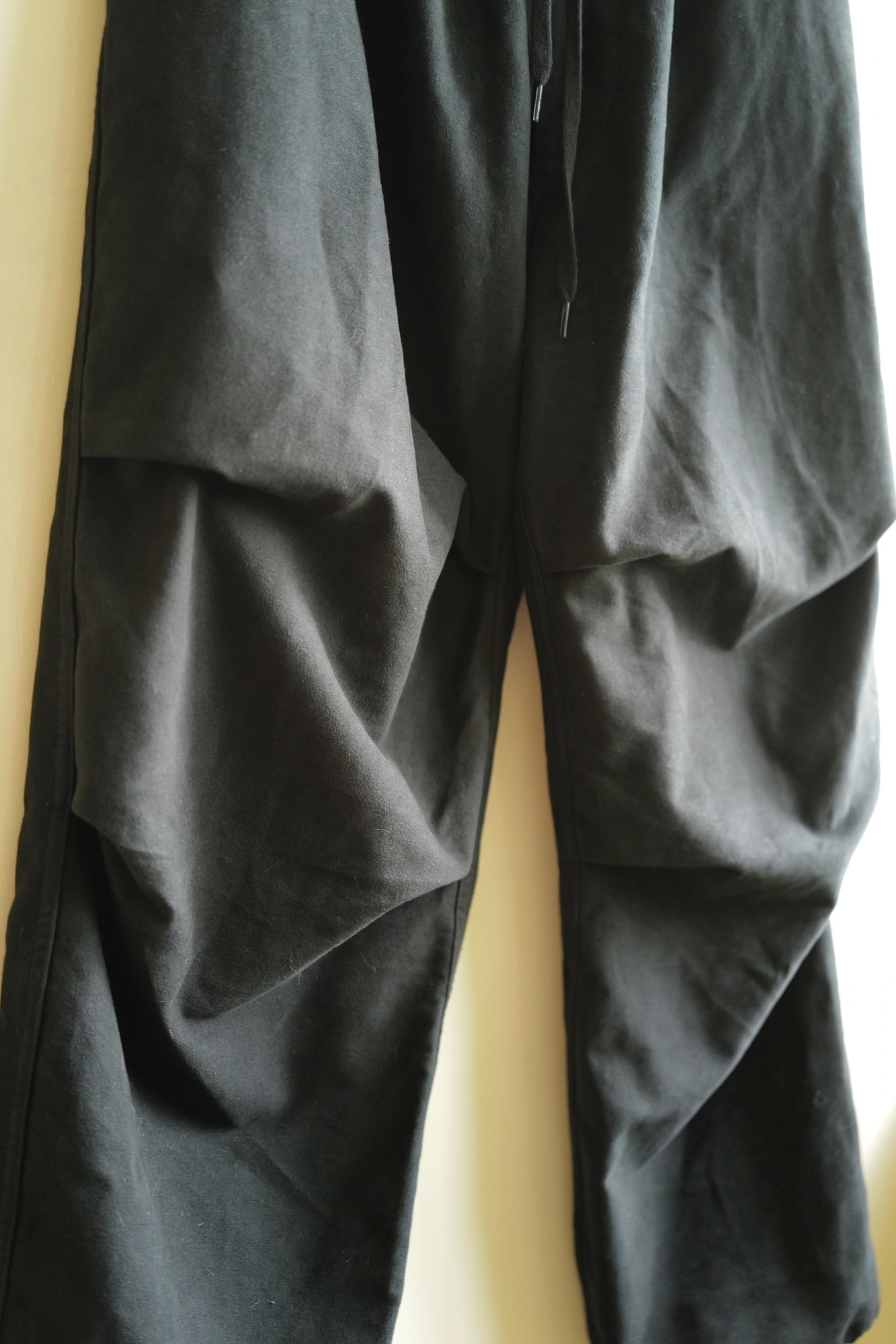 COMOLI Moleskin Knee-Tuck Pants — 3