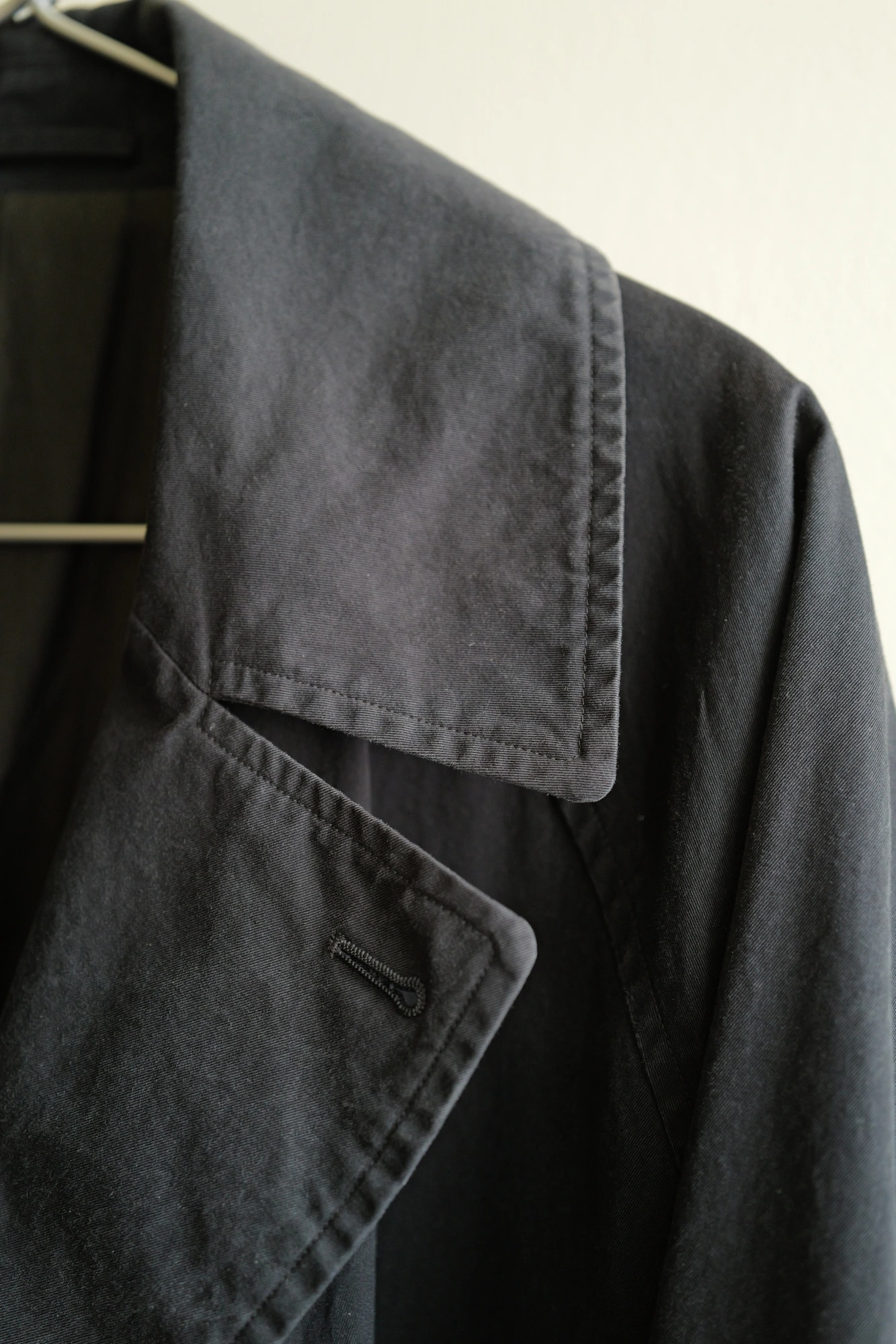 COMOLI Washed Tielocken Coat - 實穿