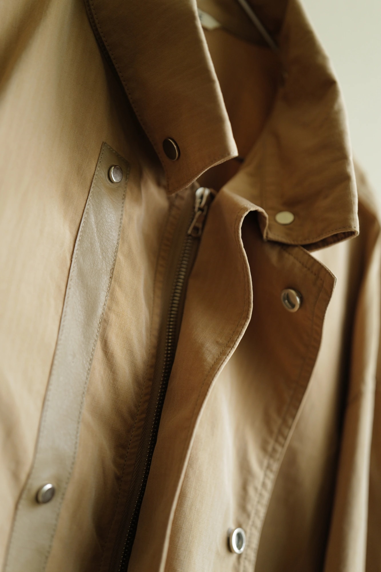 AURALEE Washed Finx Rips Top Chambray Big Field Blouson — 2