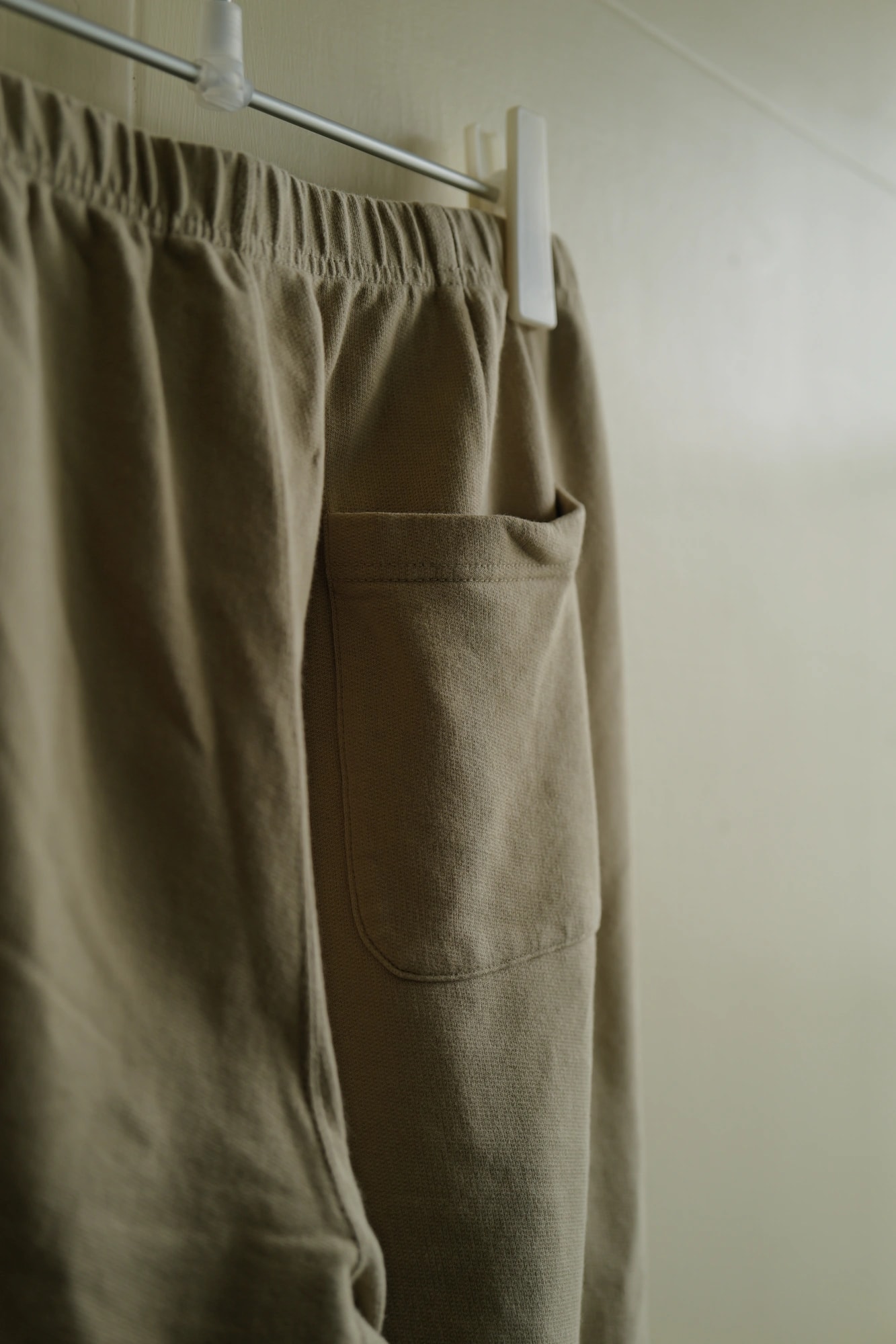 AURALEE Super Soft Sweat Pants — 5