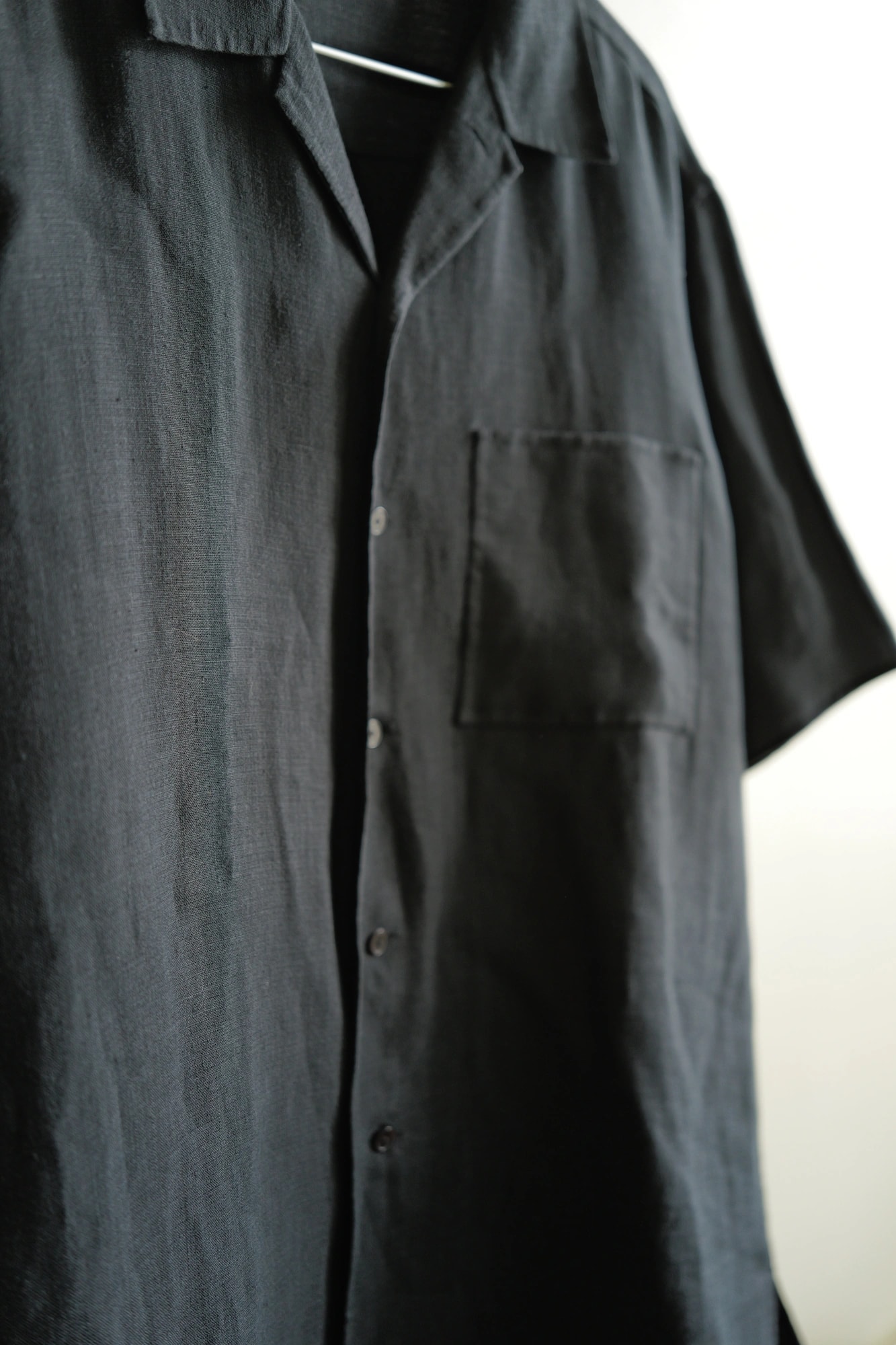AURALEE DOUBLE CLOTH LINEN HAND SEWN HALF SLEEVED SHIRT - 實穿