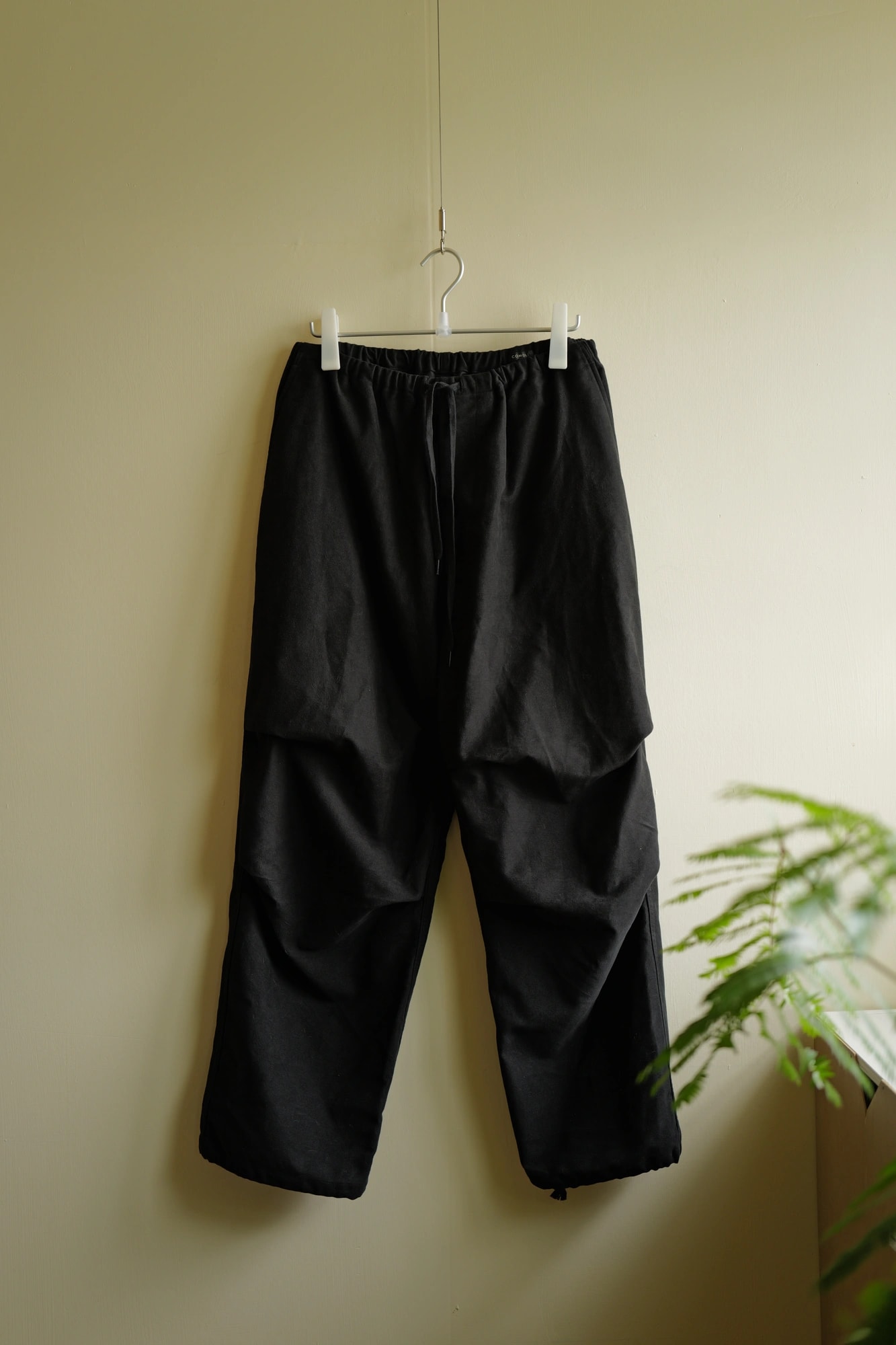 COMOLI Moleskin Knee-Tuck Pants — 1