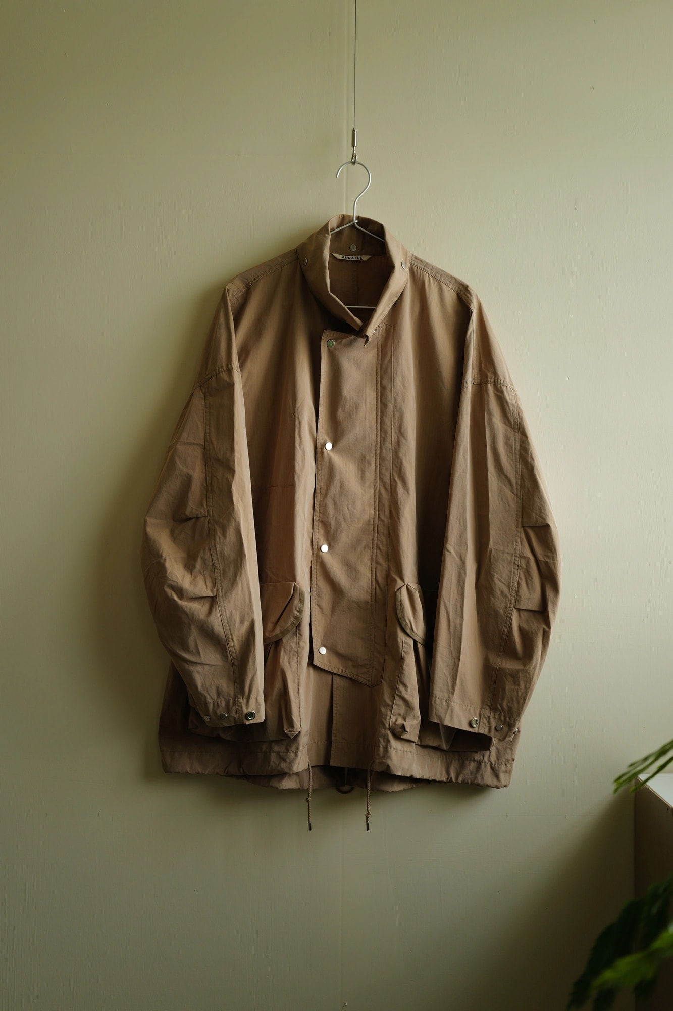 AURALEE Washed Finx Rips Top Chambray Big Field Blouson — 1