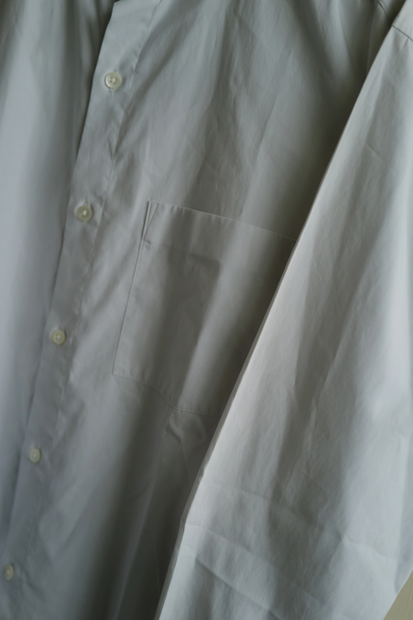 AURALEE Washed Finx Twill Band Collar Shirt UA 別注 — 2