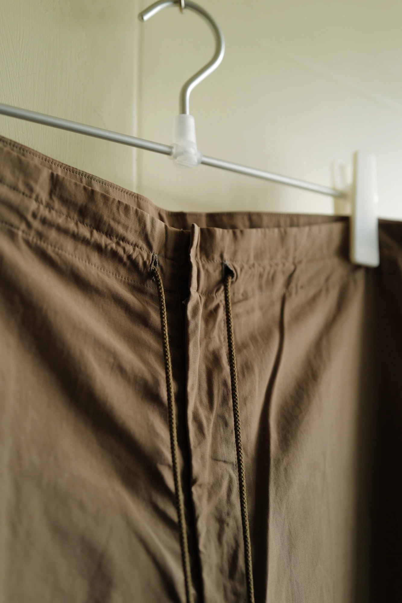 AURALEE Washed Finx Twill Easy Wide Pants — 2